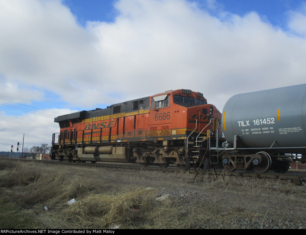 BNSF 6686